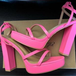 Barbie pink heels, 4 in.